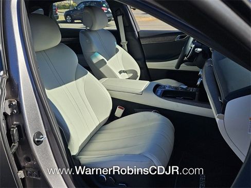 Used 2024 Genesis G80 image 17