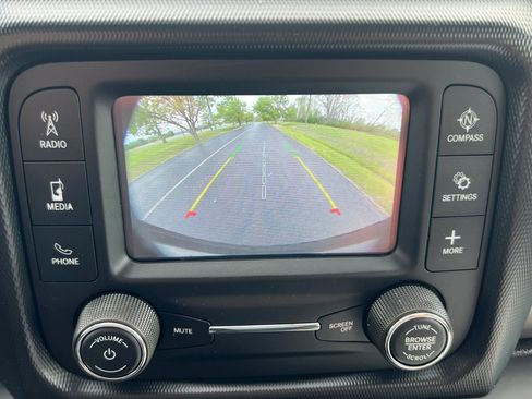 Used 2018 Jeep Wrangler Sport AWD/4WD image 23