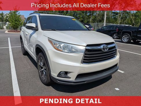 Used 2016 Toyota Highlander XLE FWD image 1