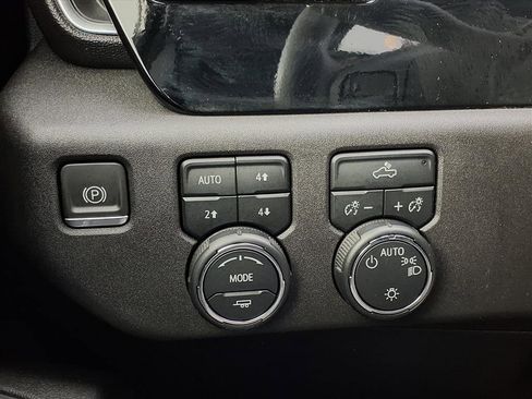 Used 2024 Chevrolet Silverado 3500 LT w/ Z71 Off-Road Package image 13