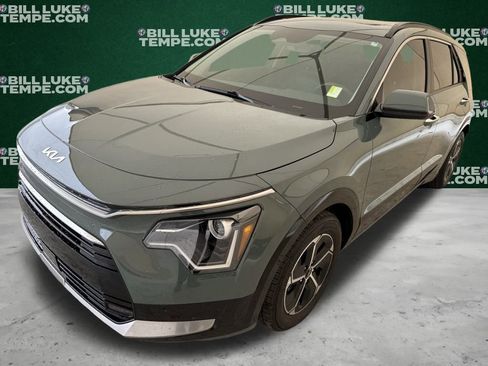 Used 2023 Kia Niro SX image 11