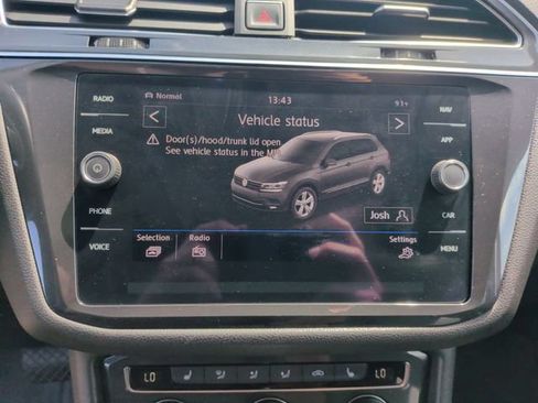 Used 2018 Volkswagen Tiguan SEL AWD/4WD image 19
