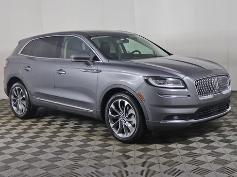 Used 2023 Lincoln Nautilus Reserve AWD/4WD image 2