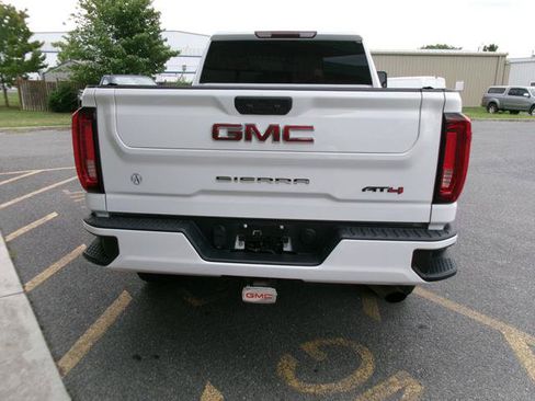 Used 2023 GMC Sierra 2500 AT4 AWD/4WD image 5