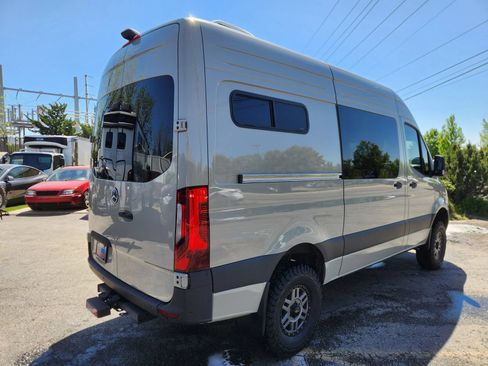 Used 2024 Mercedes-Benz Sprinter 2500 image 57