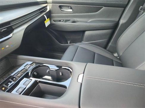 Certified 2025 Nissan Murano SV image 19