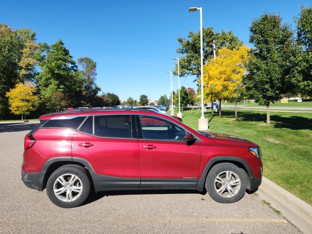 Used 2020 GMC Terrain SLE w/ Driver Convenience Package FWD image 3