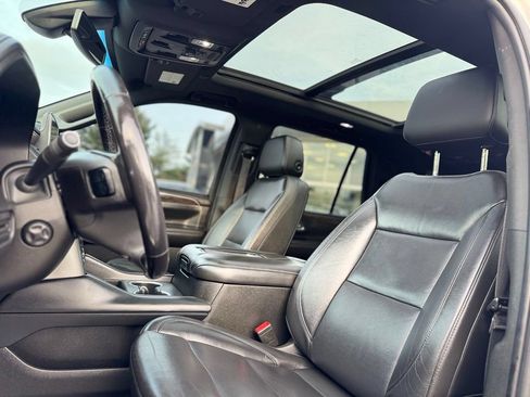 Used 2021 Chevrolet Tahoe Z71 w/ Z71 Signature Package AWD/4WD image 17