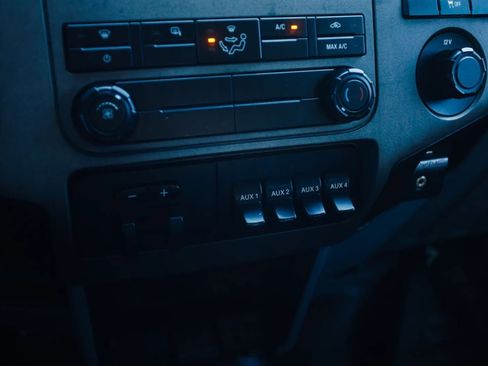 Used 2011 Ford F350 XLT w/ Advanced Security Group image 19