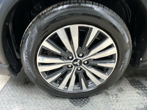 Used 2020 Mitsubishi Outlander ES FWD image 28