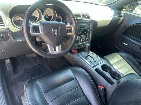 Used 2014 Dodge Challenger R/T RWD image 8