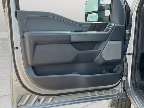 Used 2024 Ford F250 Lariat w/ Chrome Package AWD/4WD image 17