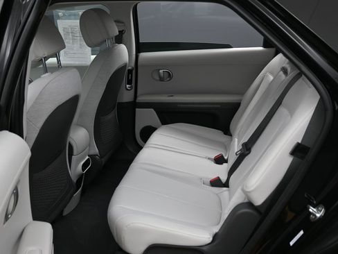 Used 2022 Hyundai Ioniq 5 SEL w/ Cargo Package image 32