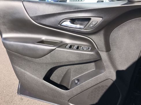 Used 2023 Chevrolet Equinox LT FWD image 13