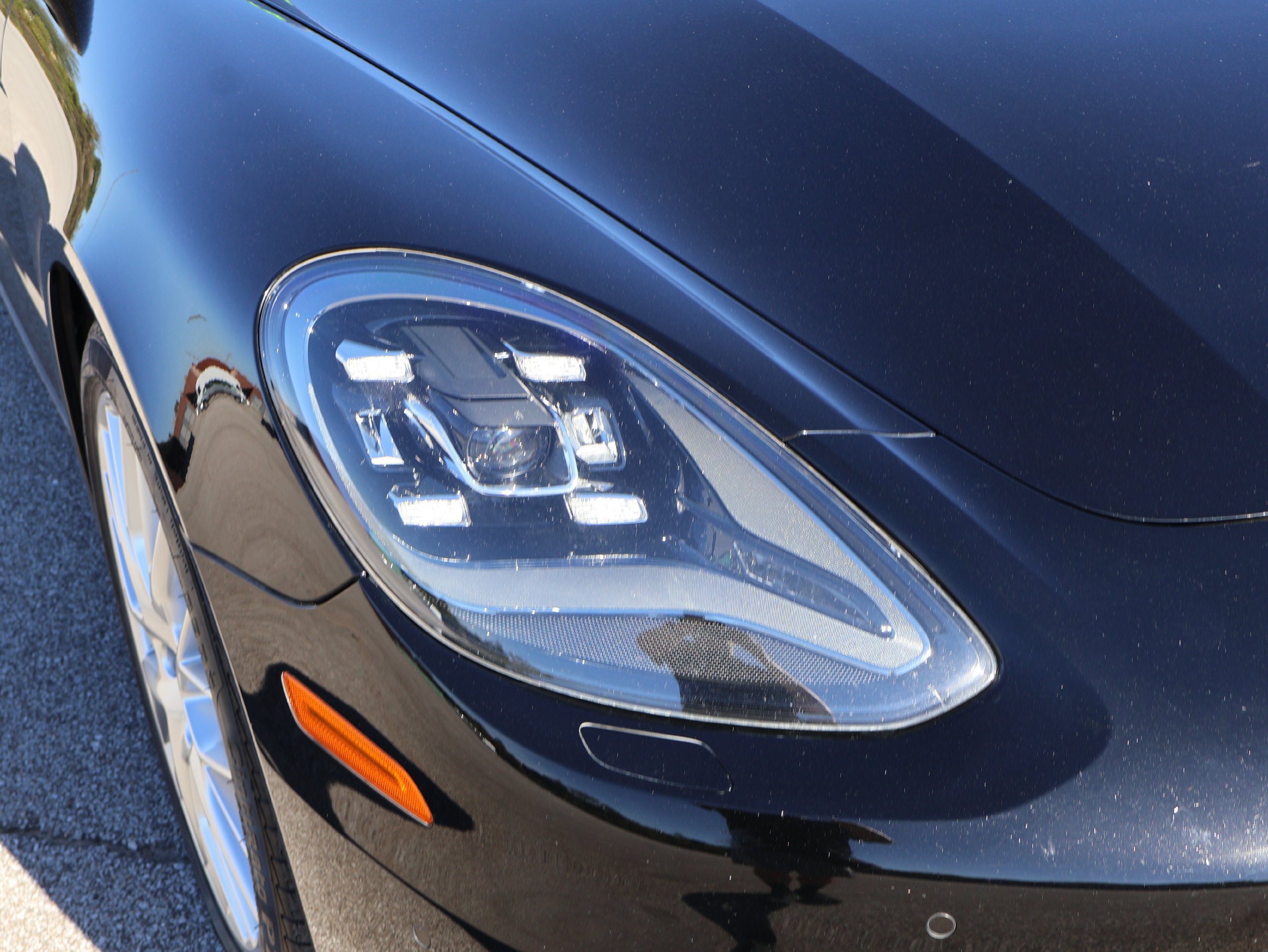 Used 2018 Porsche Panamera 4 AWD/4WD image 14