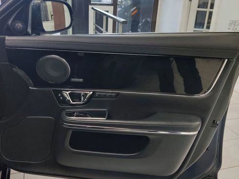 Used 2016 Jaguar XJ image 37