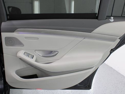 Used 2015 Mercedes-Benz S 550 Sedan image 46