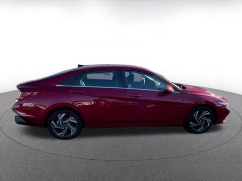 Used 2025 Hyundai Elantra SEL image 16