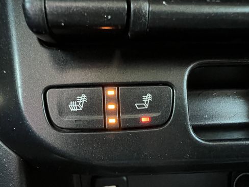 Used 2015 Chevrolet Colorado Z71 image 40