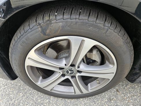 Used 2019 Mercedes-Benz E 300 4MATIC image 4