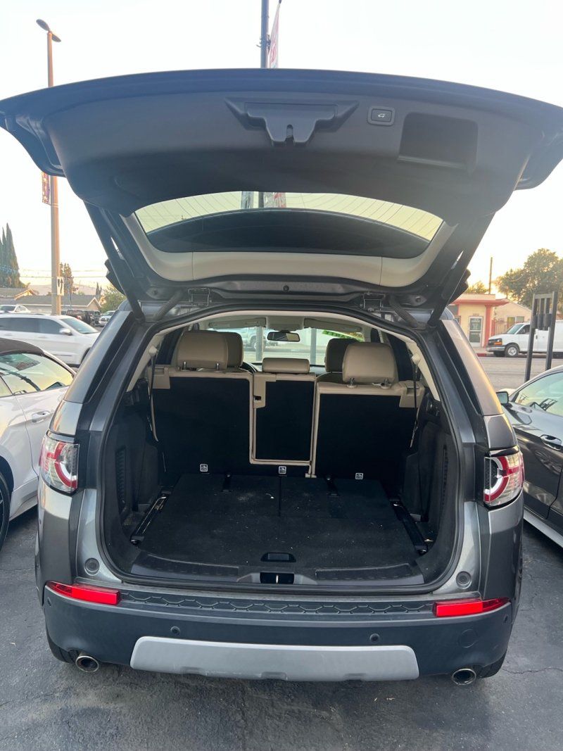 Used 2016 Land Rover Discovery Sport HSE AWD/4WD image 5