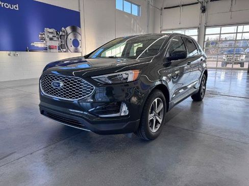 Certified 2024 Ford Edge SEL w/ Convenience Package AWD/4WD image 2