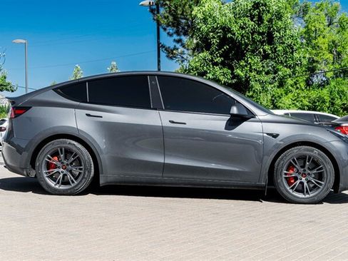 Used 2022 Tesla Model Y Performance AWD/4WD image 5