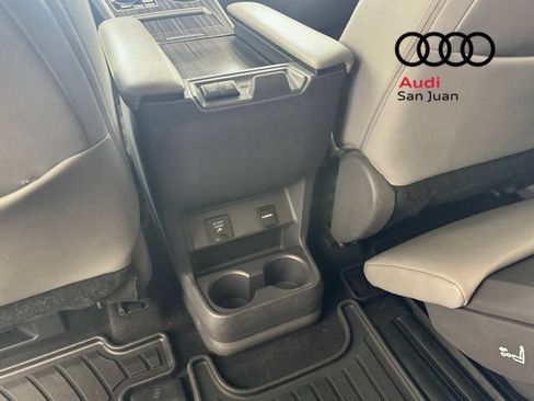 Used 2021 Toyota Sienna Limited FWD image 30
