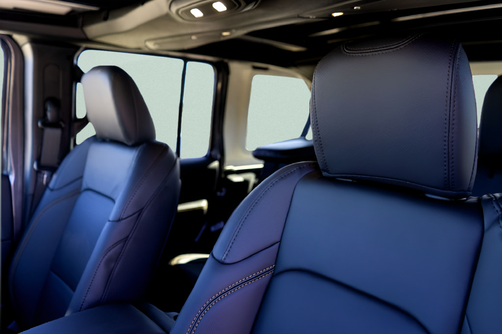 New 2026 Jeep Wrangler Unlimited Sahara AWD/4WD image 11