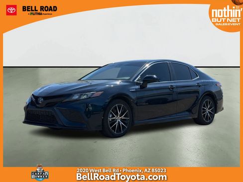 Used 2021 Toyota Camry SE image 1