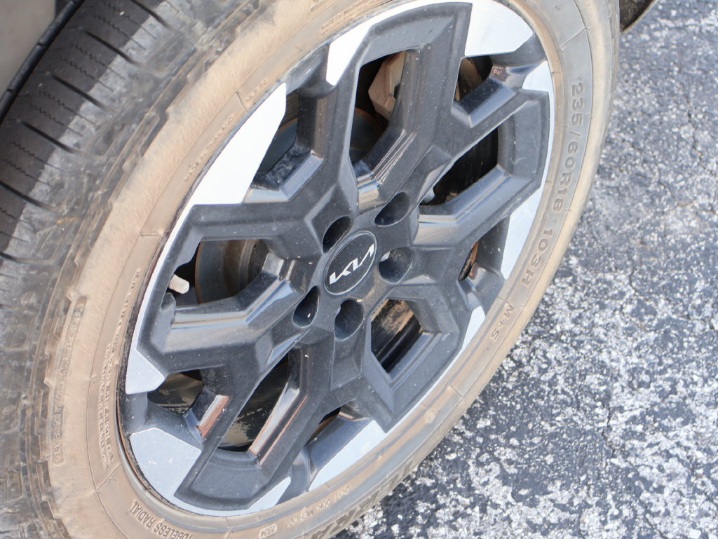 Used 2024 Kia Sorento S w/ Panoramic Sunroof Package FWD image 25