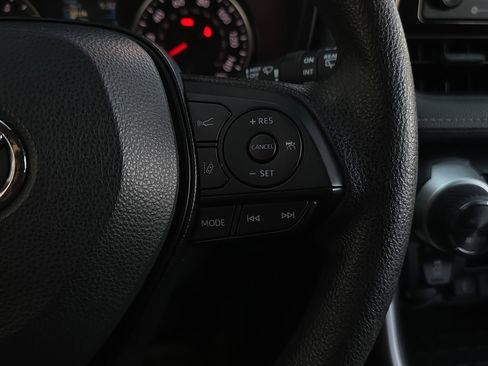 Used 2022 Toyota RAV4 XLE image 10