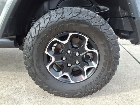 Used 2023 Jeep Wrangler Rubicon w/ LED Lighting Group image 30