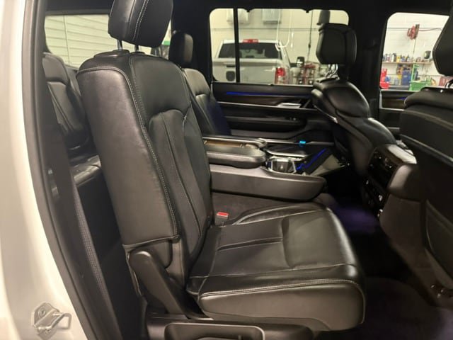Used 2023 Jeep Grand Wagoneer 4WD image 18