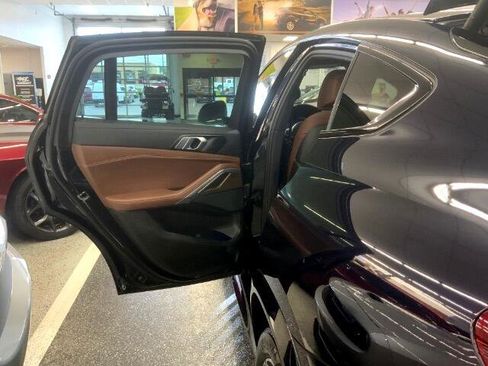 Used 2022 BMW X6 xDrive40i w/ M Sport Package image 34