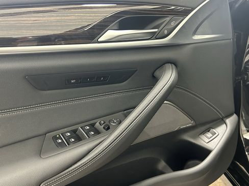 Used 2023 BMW 530i xDrive w/ Premium Package image 25