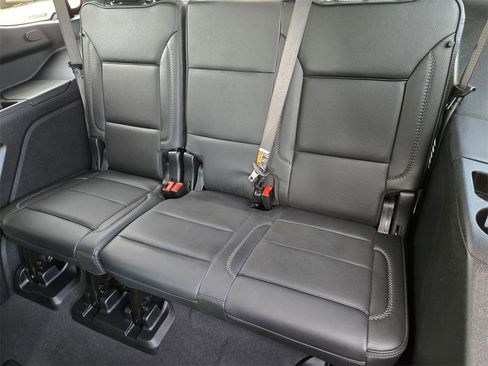 Used 2025 GMC Yukon Denali image 28