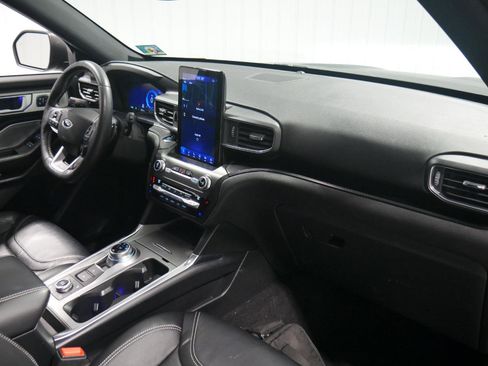 Used 2020 Ford Explorer ST w/ ST Street Pack image 15