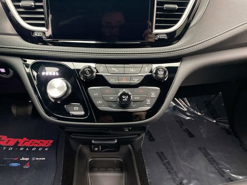 New 2026 Chrysler Pacifica Select w/ S Appearance Package image 21