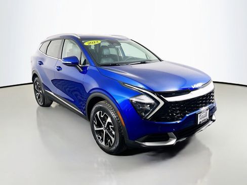 Used 2023 Kia Sportage EX image 3