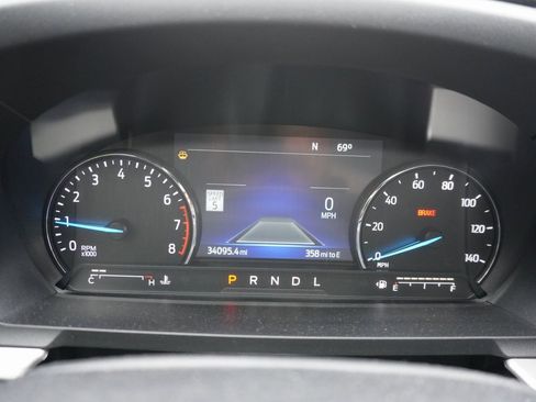 Used 2022 Ford Explorer XLT w/ Equipment Group 202A image 11