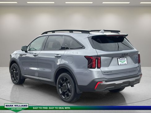 Used 2025 Kia Sorento SX Prestige w/ Olive Brown Leather Package AWD/4WD image 5