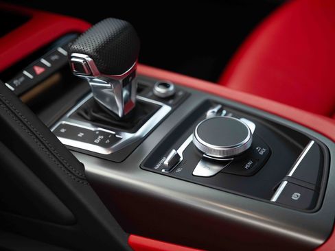 Used 2018 Audi R8 V10 RWD image 20