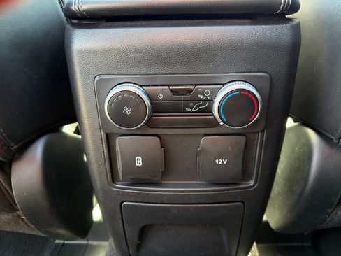 Used 2023 Ford Explorer XLT w/ Equipment Group 202A AWD/4WD image 18