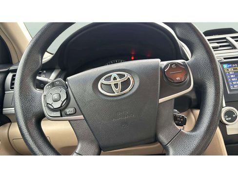 Used 2013 Toyota Camry LE FWD image 14