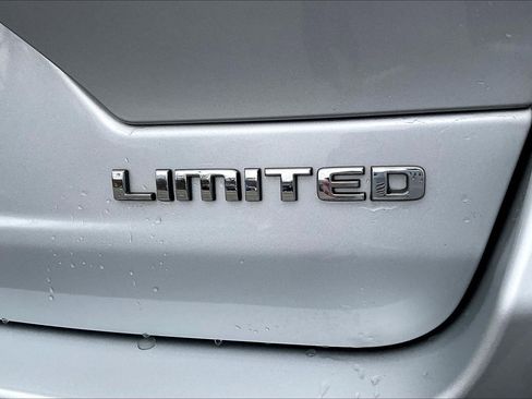 Used 2023 Jeep Grand Cherokee Limited image 28