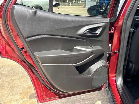 Used 2024 Chevrolet Trax LS w/ LS Convenience Package image 11