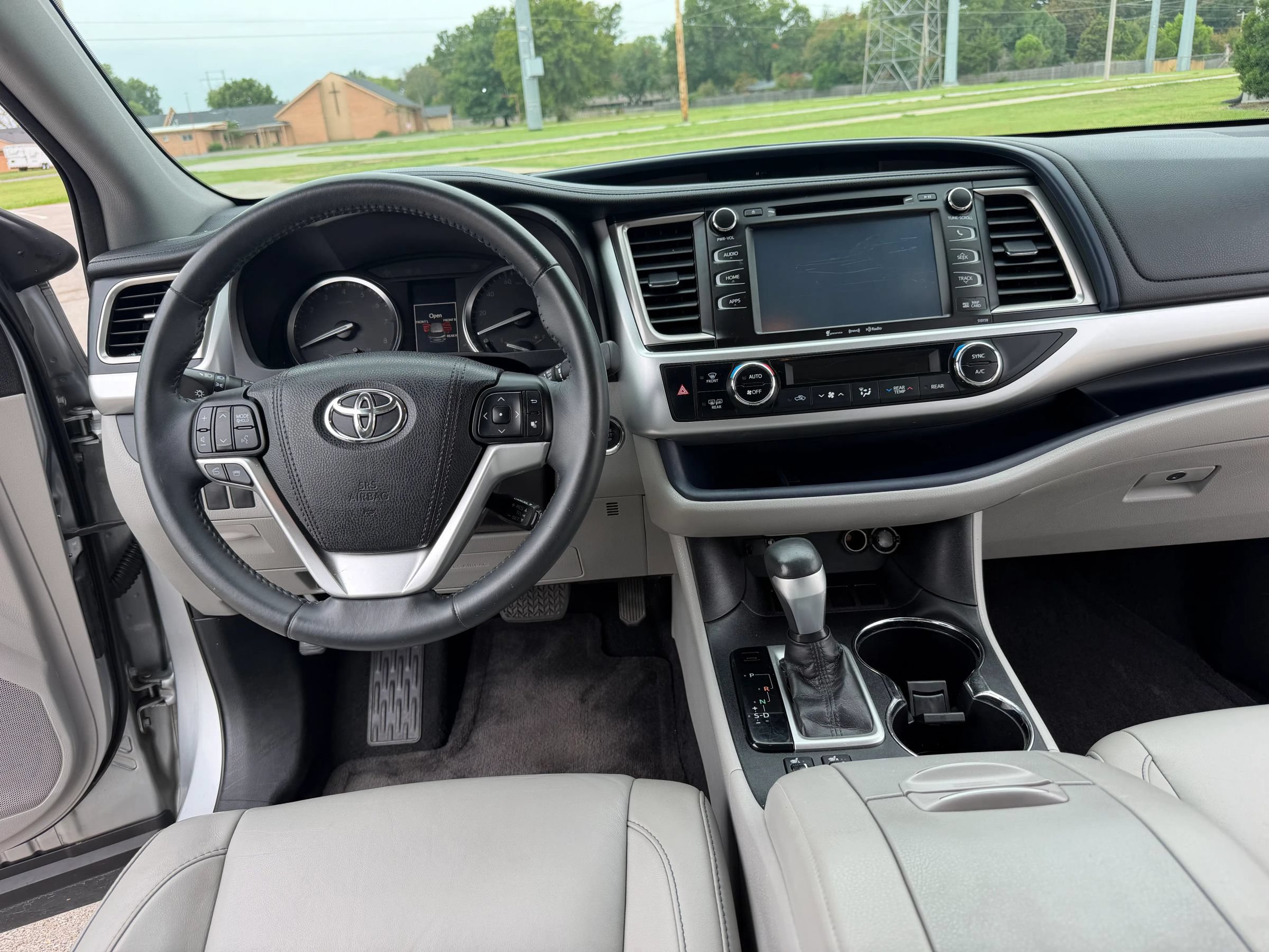 Used 2016 Toyota Highlander XLE FWD image 31