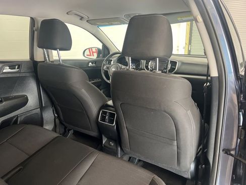 Used 2018 Kia Sportage LX FWD image 11