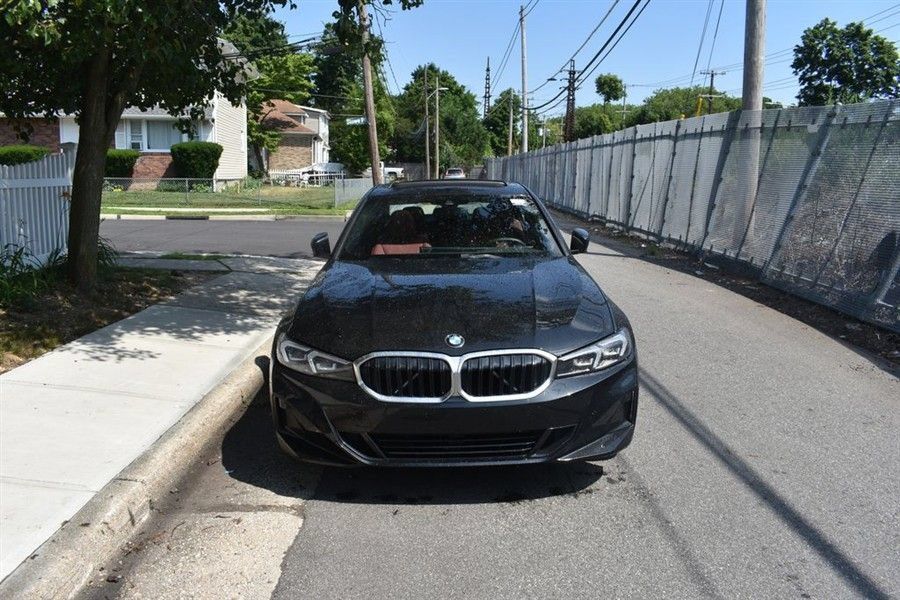 Used 2025 BMW 330i Sedan RWD image 3